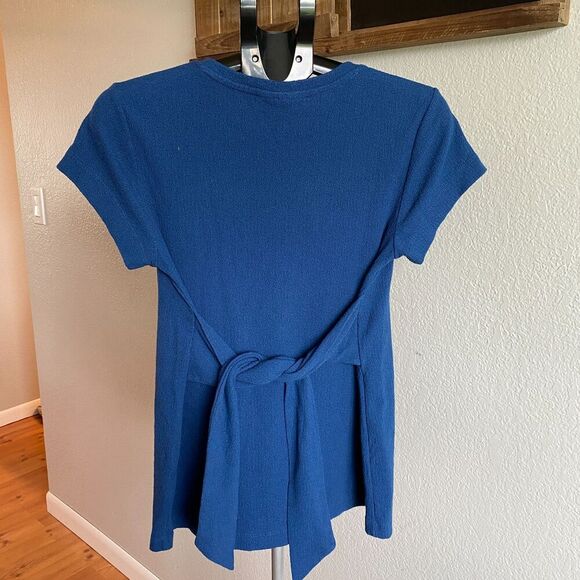 A Pea in the Pod Tie Front Tie Back Crepe Maternity Short Sleeve Shirt Small - Picture 2 of 4